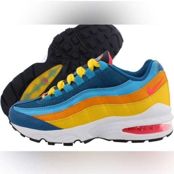 NIKE - Picture 1 of 11